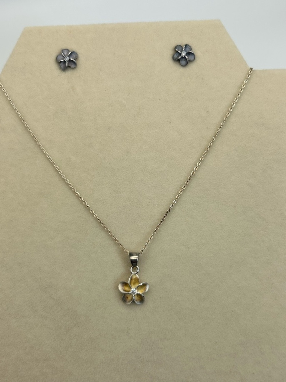 Sterling Silver Plumeria Necklace Earrings Set Stamped 925 Smoky Gray Studs - Picture 7 of 15